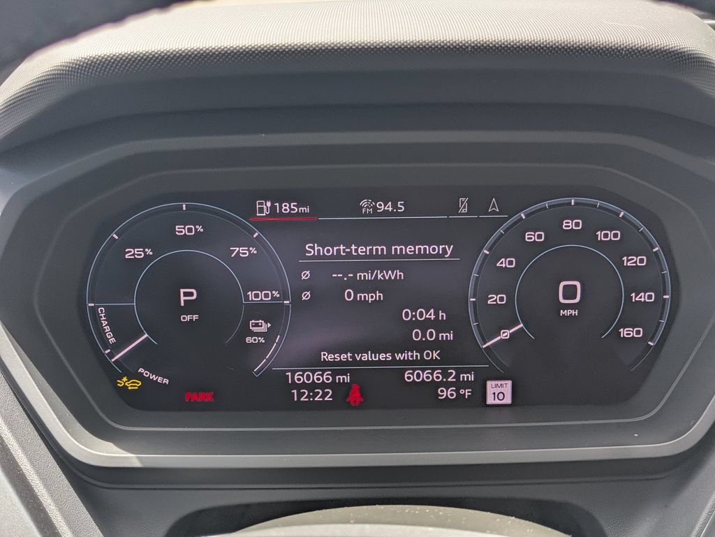 Used 2025 Audi Q4 e-tron Premium AWD/4WD image 40