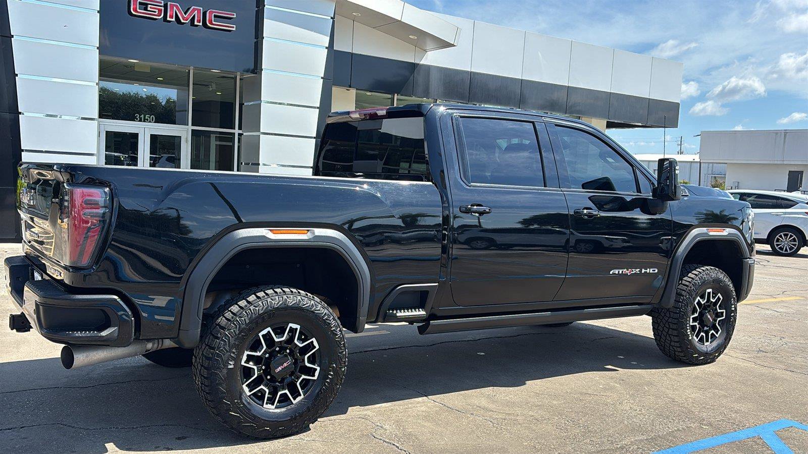 Certified 2025 GMC Sierra 2500 AT4X AWD/4WD image 8