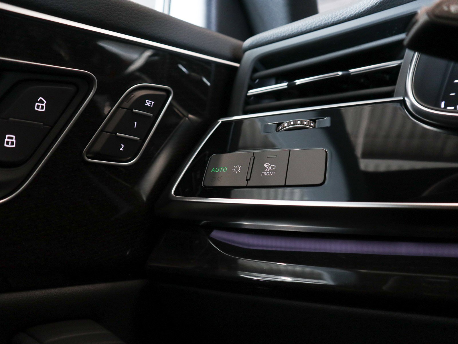 New 2025 Audi Q8 Premium image 24