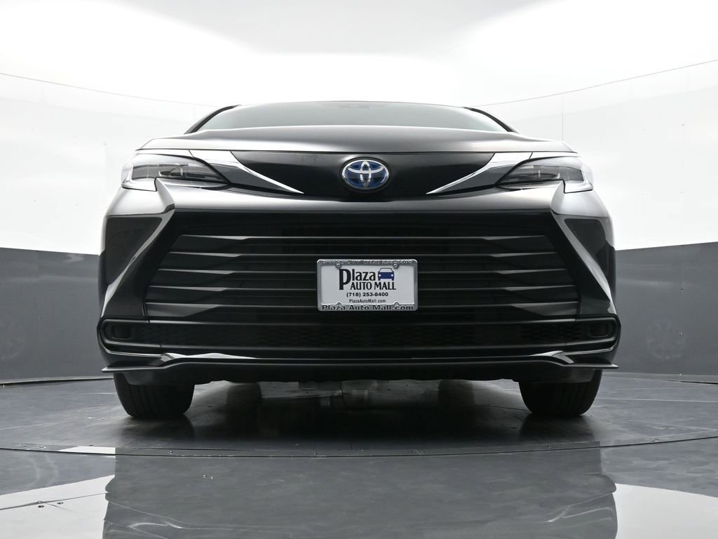 Used 2024 Toyota Sienna LE w/ Protection Package (TMS) AWD/4WD image 23