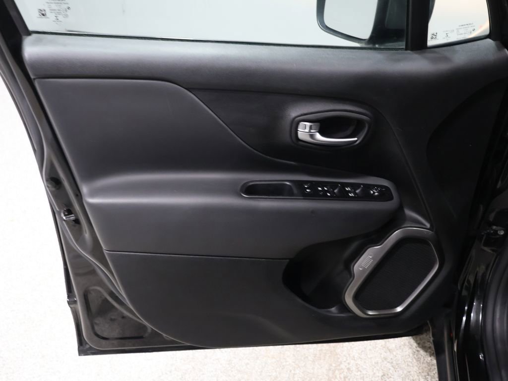 Used 2020 Jeep Renegade Limited image 13