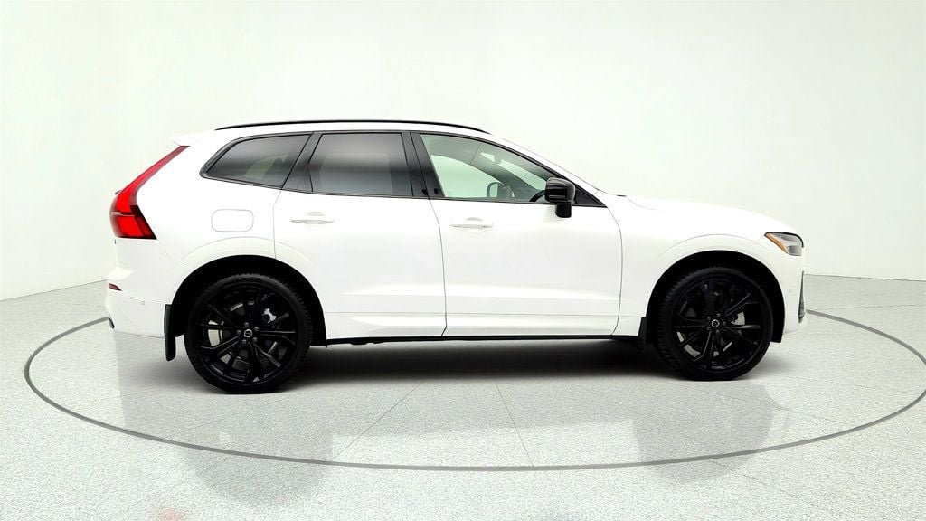 Used 2026 Volvo XC60 T8 Ultra w/ Climate Package AWD/4WD image 4