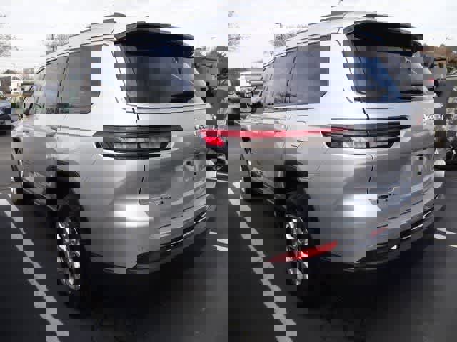 Used 2023 Jeep Grand Cherokee L Limited image 6