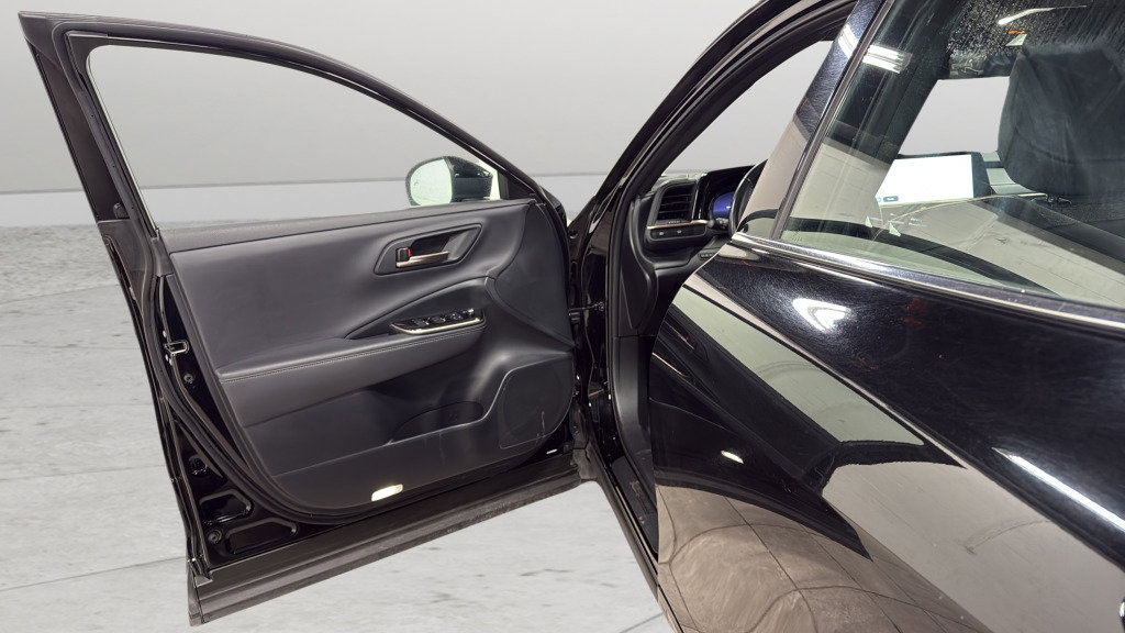 Used 2024 Toyota Crown Limited image 13