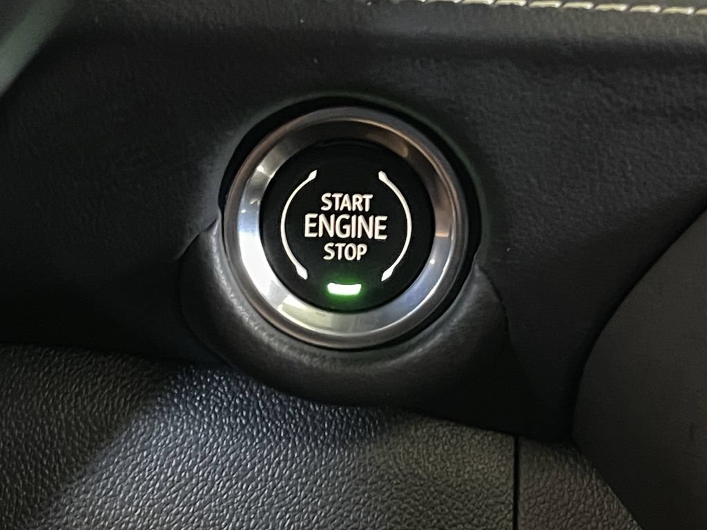 Used 2025 Chevrolet Suburban Premier AWD/4WD image 29