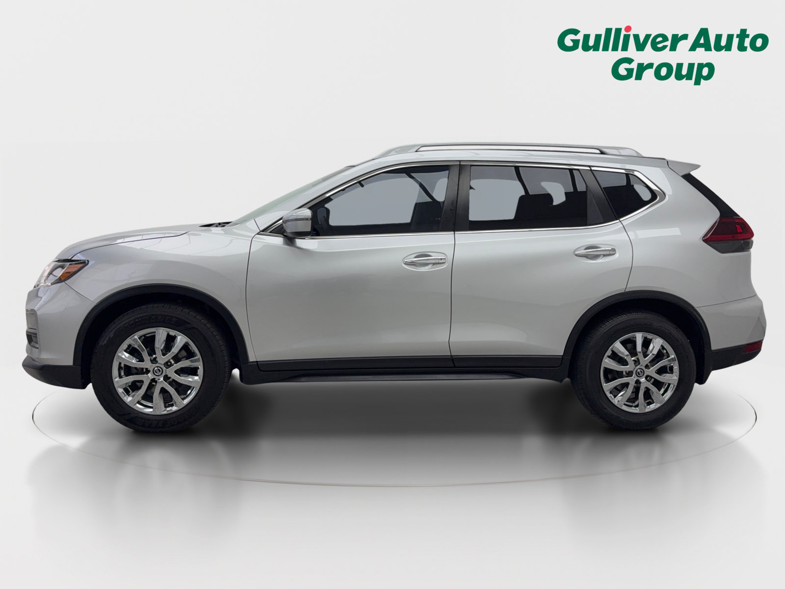 Used 2019 Nissan Rogue S w/ Special Edition Package FWD image 3
