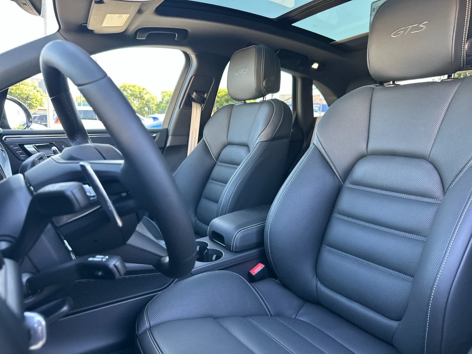 New 2026 Porsche Macan GTS AWD/4WD image 5