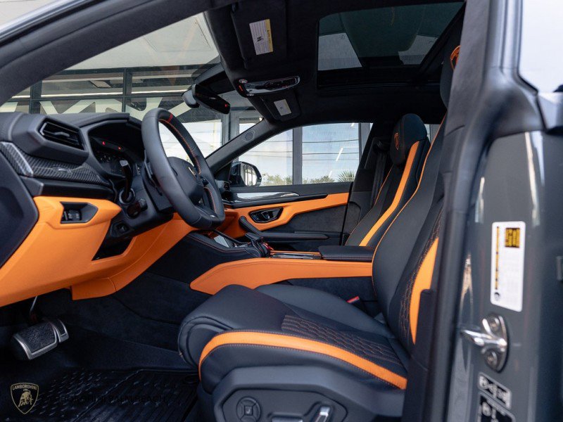 Used 2025 Lamborghini Urus SE image 20