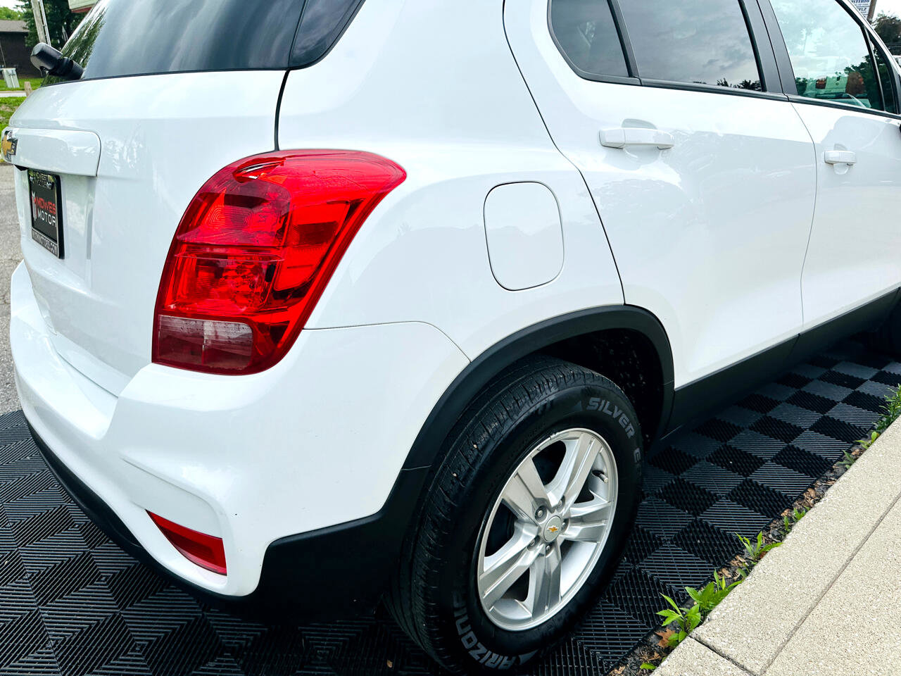 Used 2022 Chevrolet Trax LS w/ Tint and Cruise Package image 14