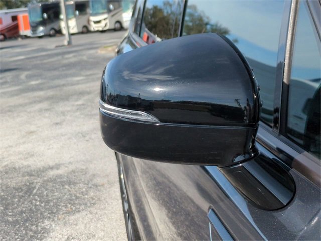 Used 2023 Kia Sorento S image 12