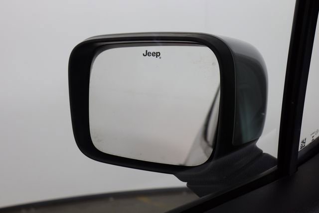 Used 2017 Jeep Renegade Latitude image 38