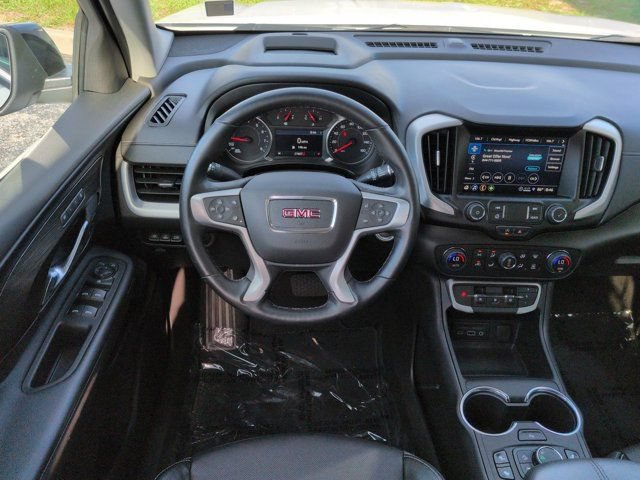 Used 2024 GMC Terrain SLT w/ Tech Package FWD image 15