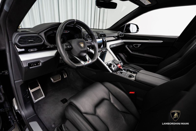 Used 2021 Lamborghini Urus image 28
