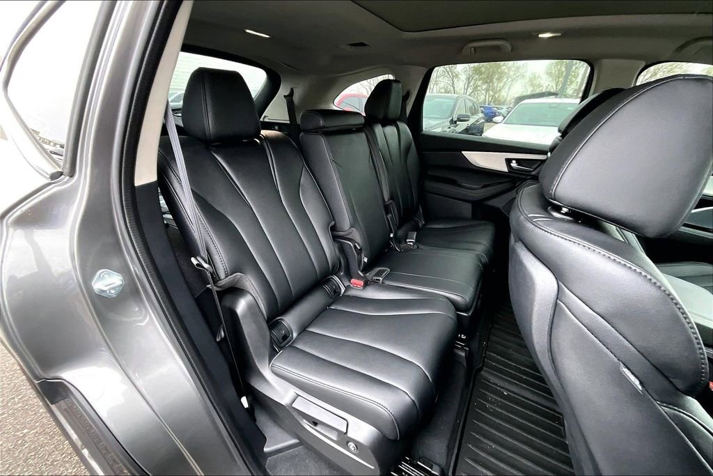 Used 2025 Acura MDX SH-AWD image 38