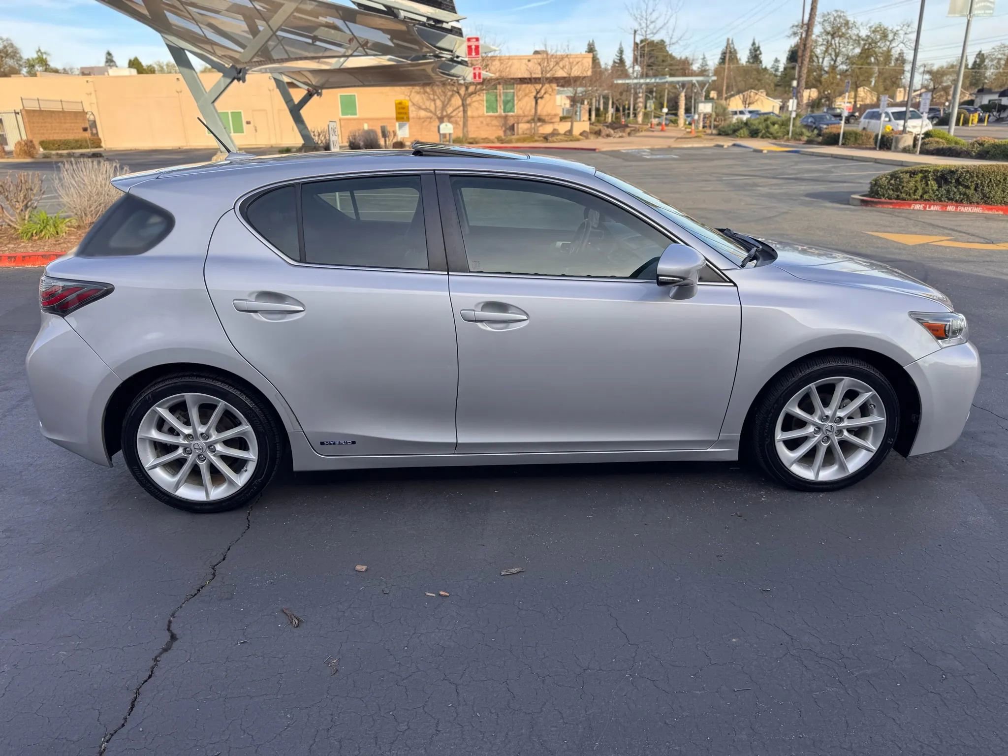 Used 2011 Lexus CT 200h Premium w/ Premium Audio Pkg image 7