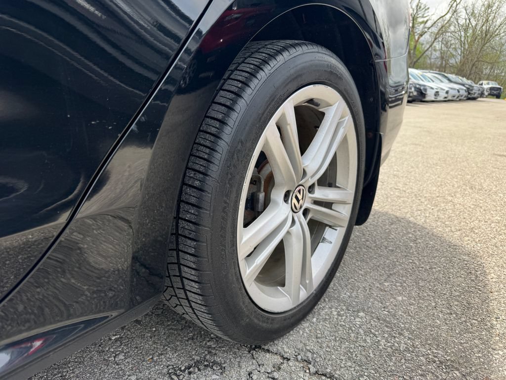 Used 2014 Volkswagen Passat 2.5 SE FWD image 9