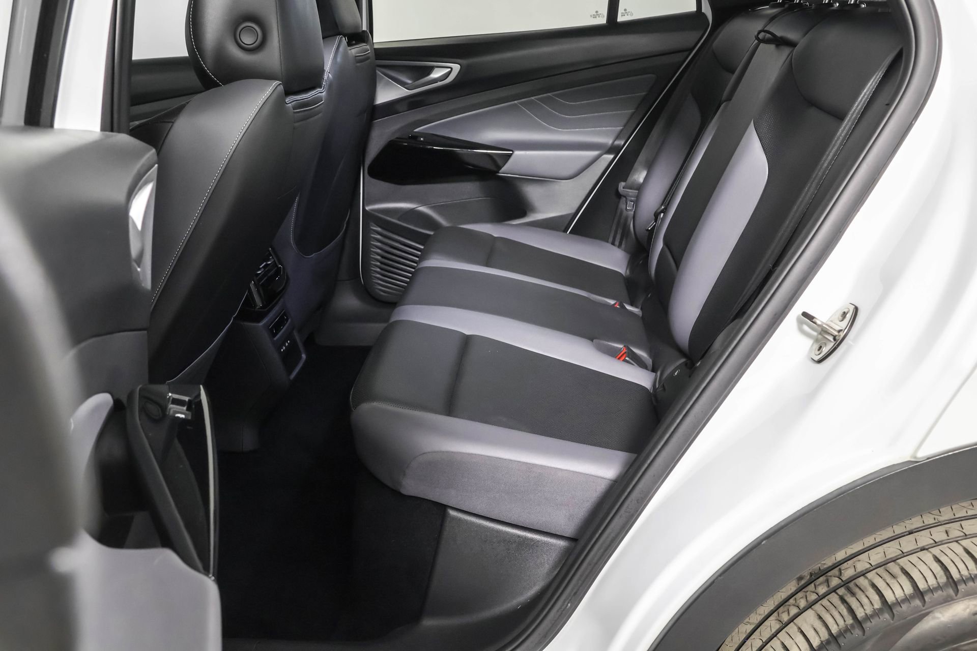 Certified 2023 Volkswagen ID.4 Pro S Plus image 36