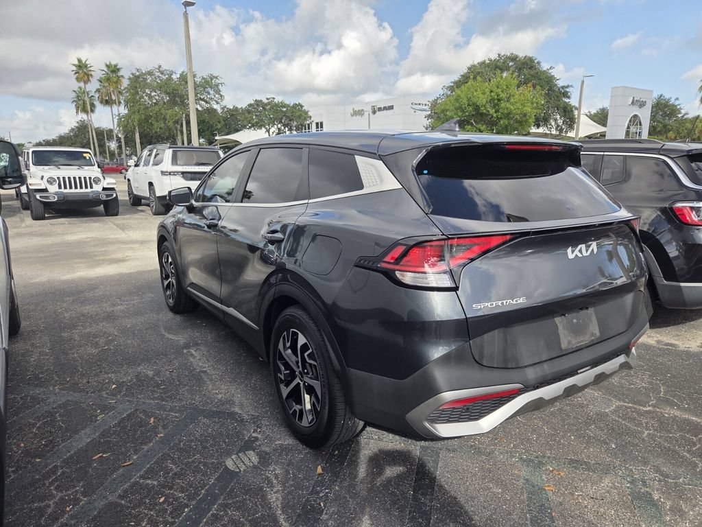 Used 2023 Kia Sportage EX FWD image 4