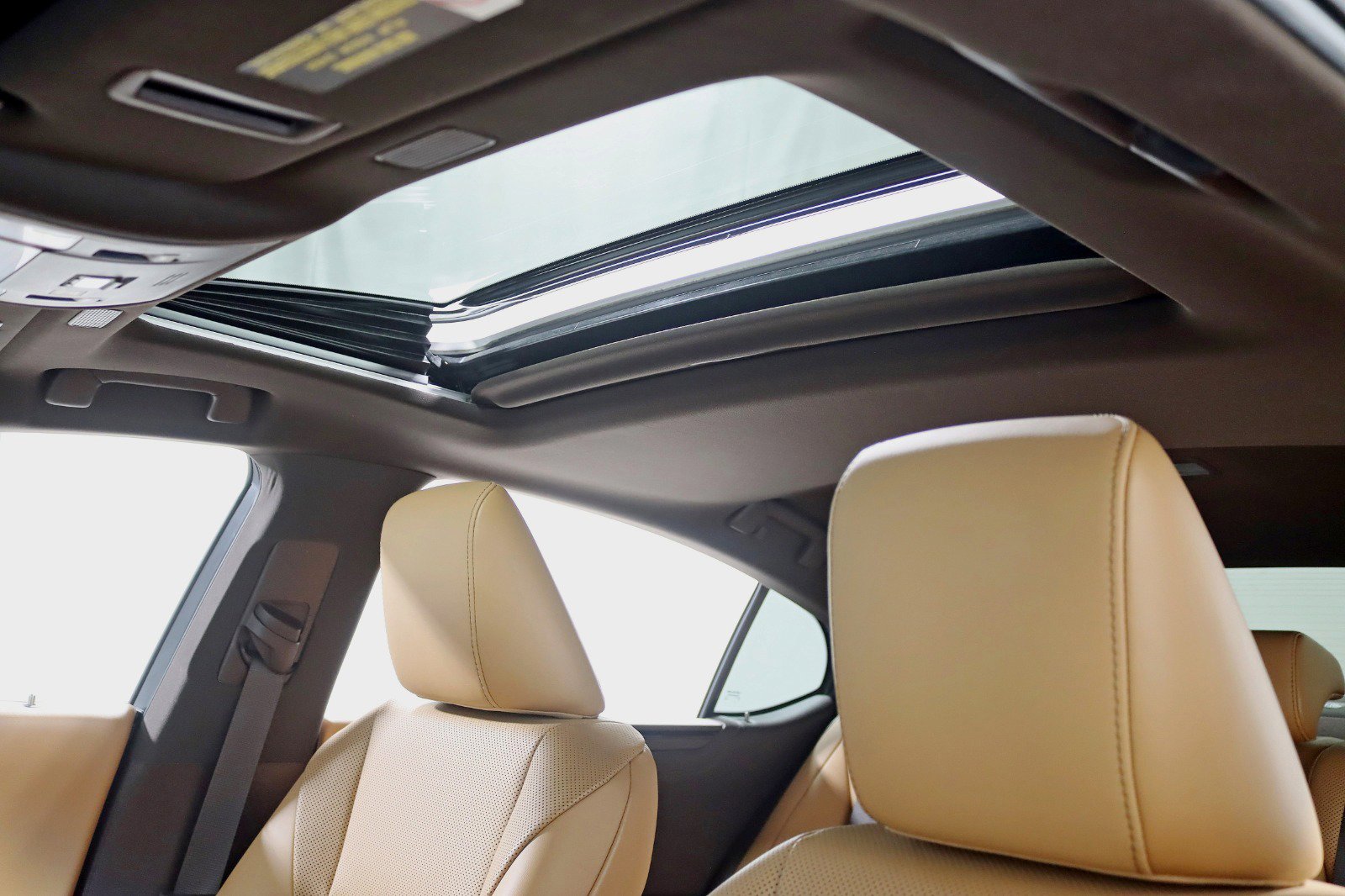 Used 2021 Lexus ES 300h w/ Accessory Package image 28