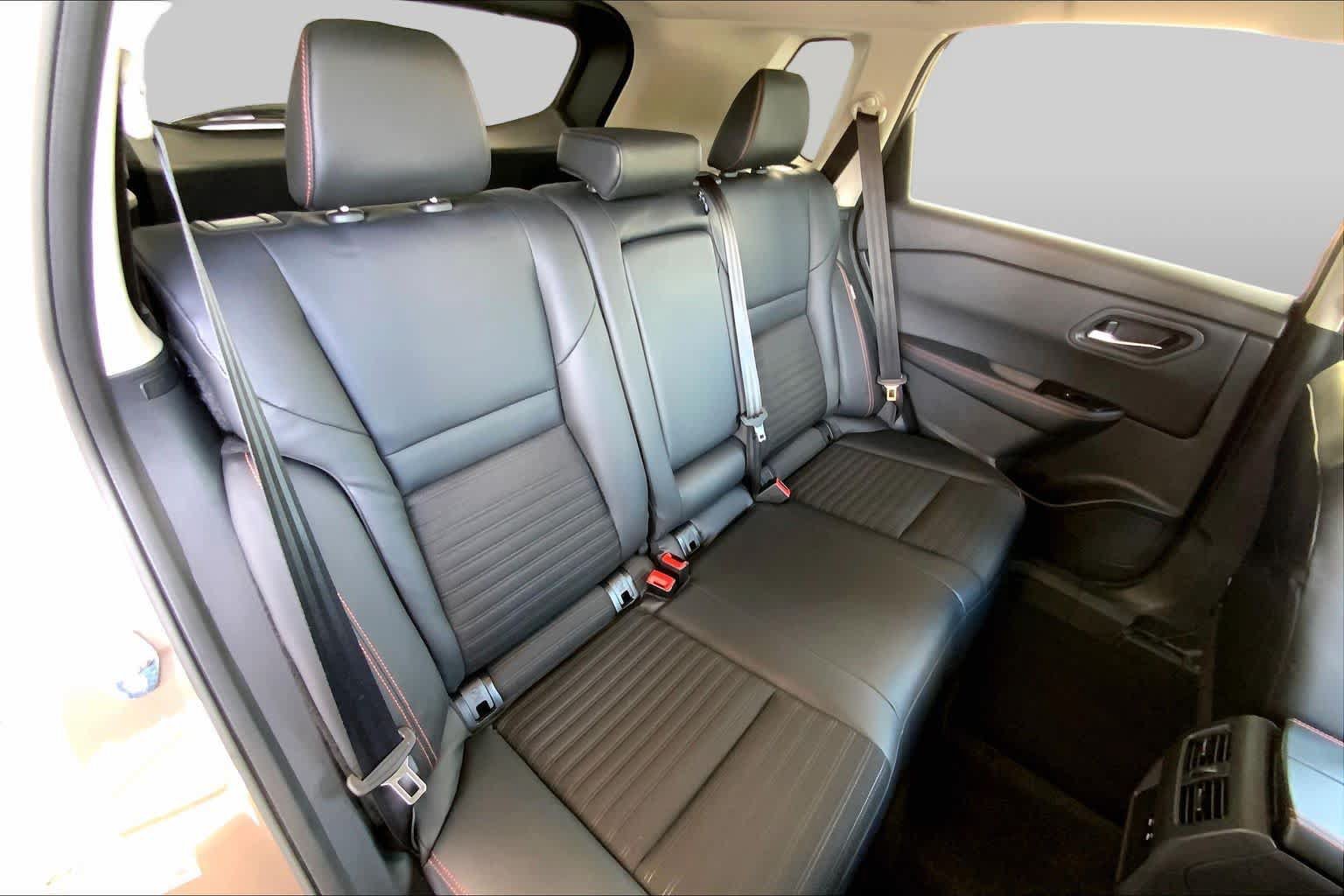 Used 2025 Nissan Rogue SV AWD/4WD image 20