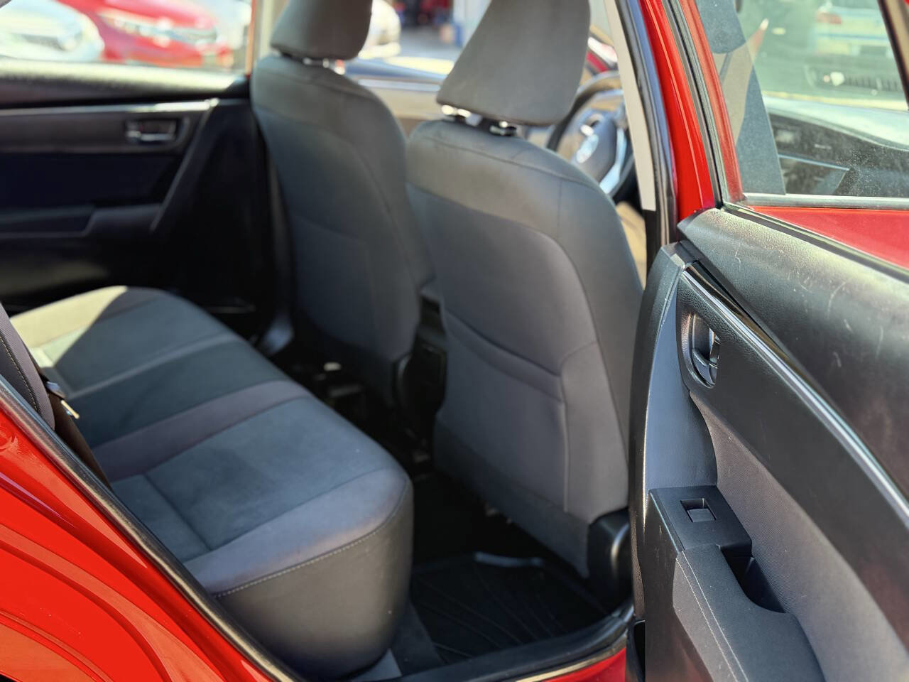 Used 2017 Toyota Corolla LE image 8