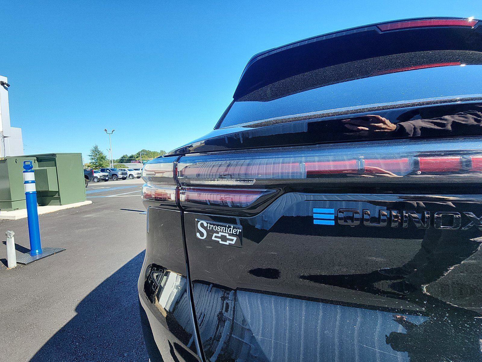 New 2025 Chevrolet Equinox EV RS AWD/4WD image 13