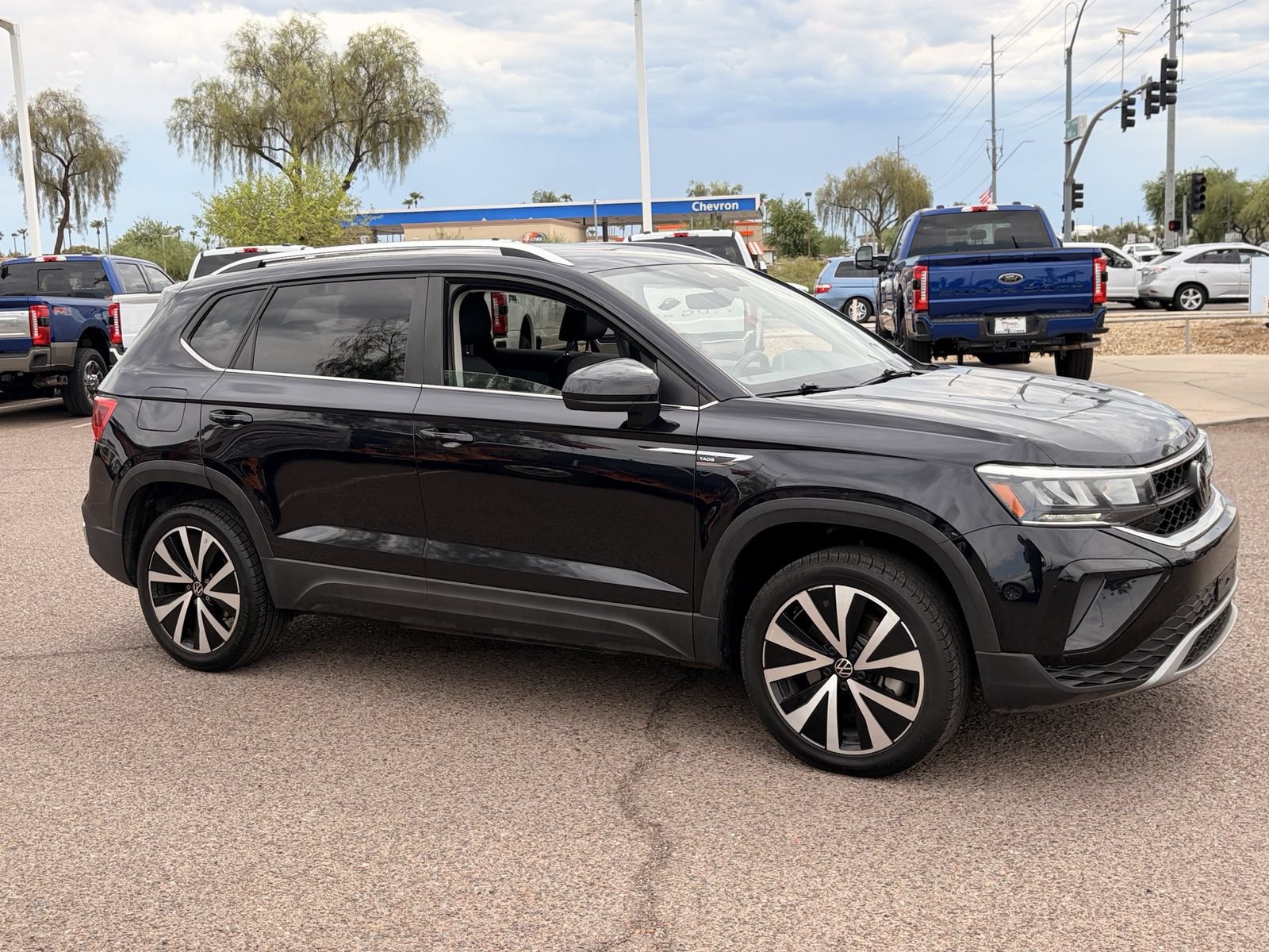 Used 2024 Volkswagen Taos SE FWD image 48