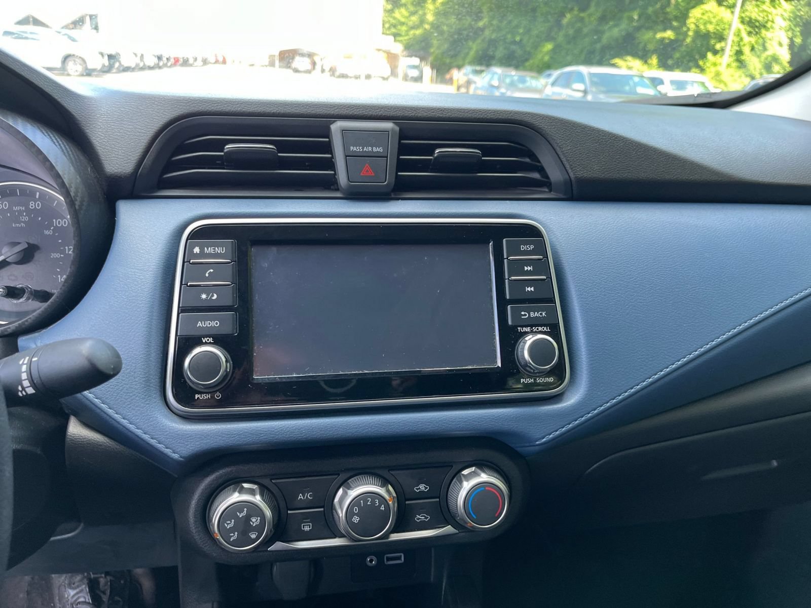 Used 2025 Nissan Versa SV FWD image 17