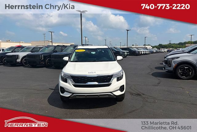 Used 2023 Kia Seltos EX AWD/4WD image 2