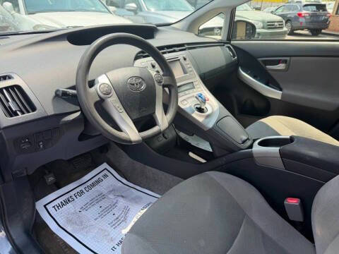 Used 2014 Toyota Prius Two FWD image 16