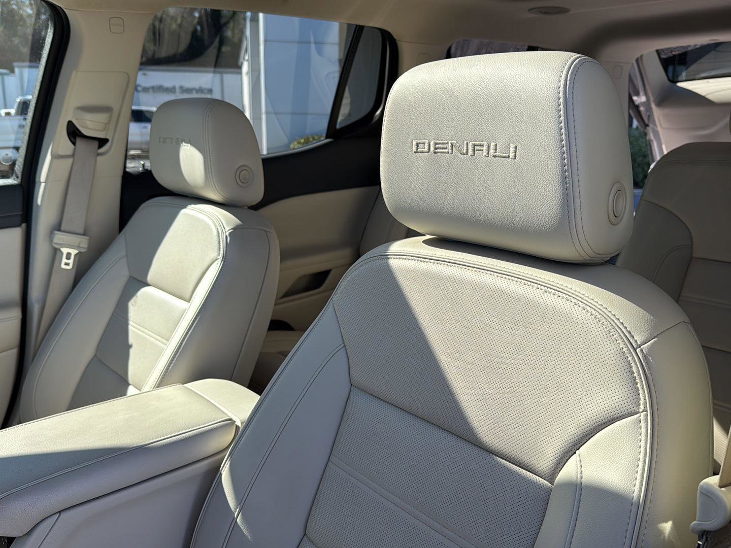 Certified 2022 GMC Acadia Denali w/ Denali Ultimate Package image 26