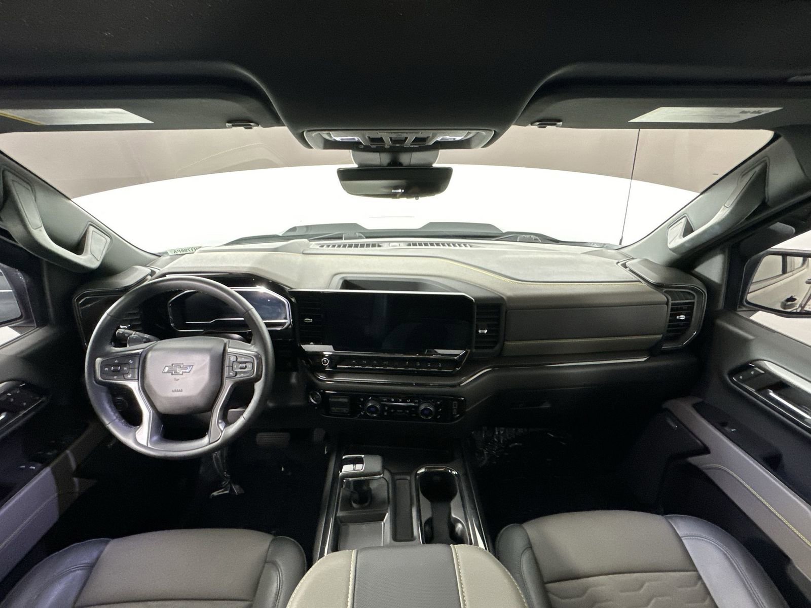 Used 2024 Chevrolet Silverado 1500 ZR2 w/ Technology Package image 24