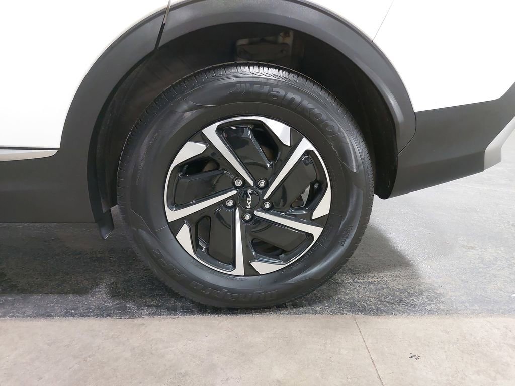 Used 2023 Kia Sportage LX image 32