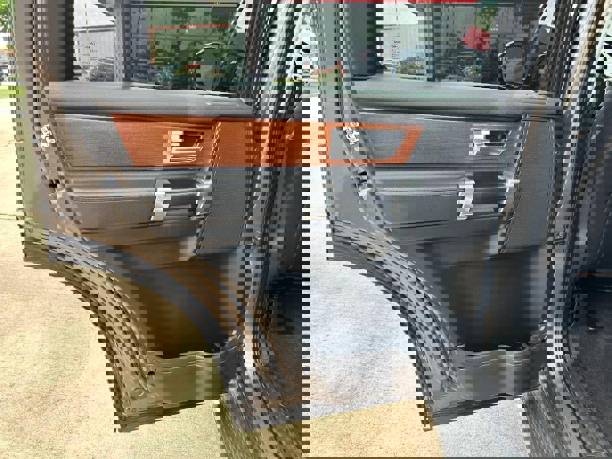 Used 2016 Land Rover LR4 image 19