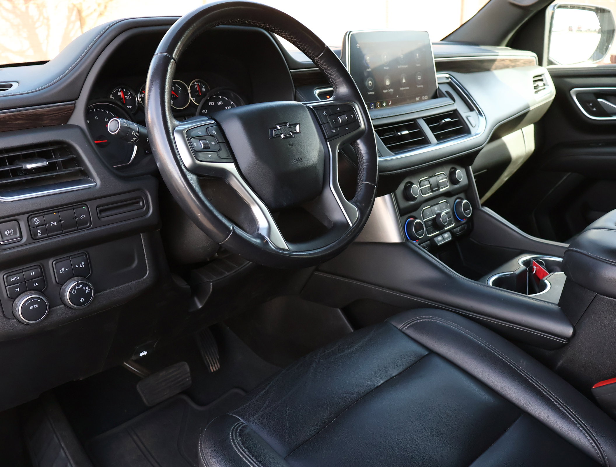 Used 2021 Chevrolet Tahoe Z71 image 3