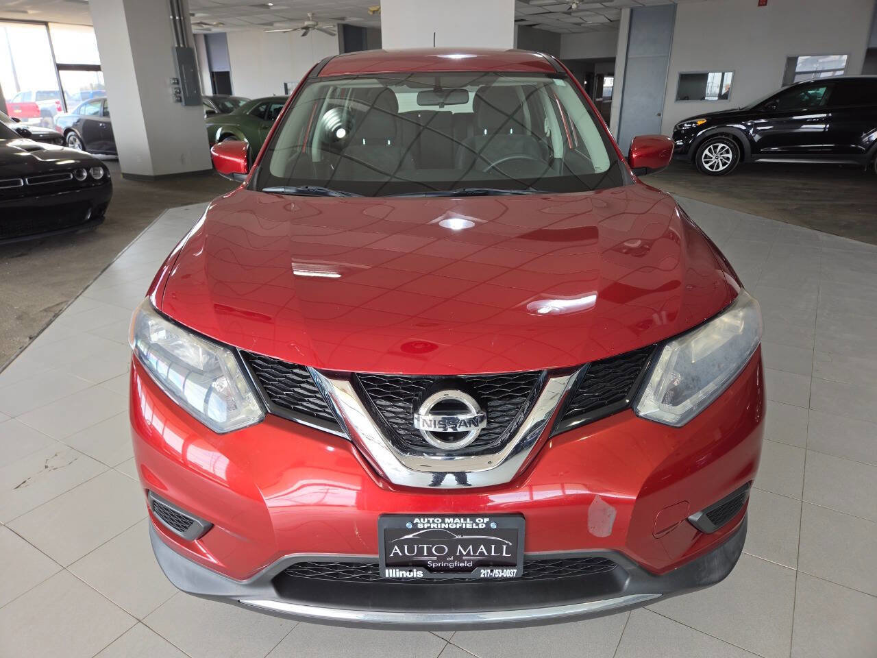 Used 2016 Nissan Rogue S image 2