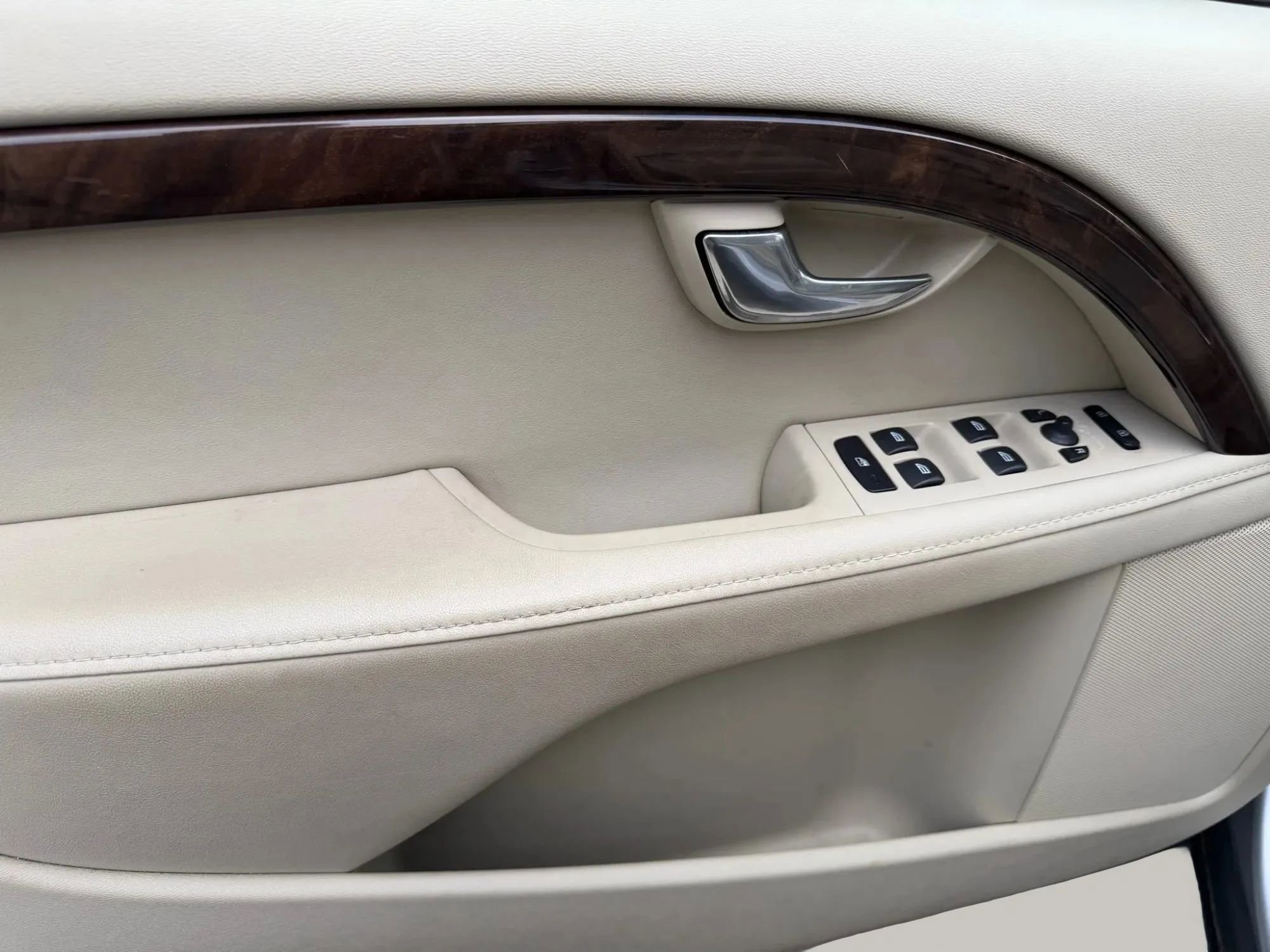 Used 2015 Volvo XC70 T5 Premier FWD image 9