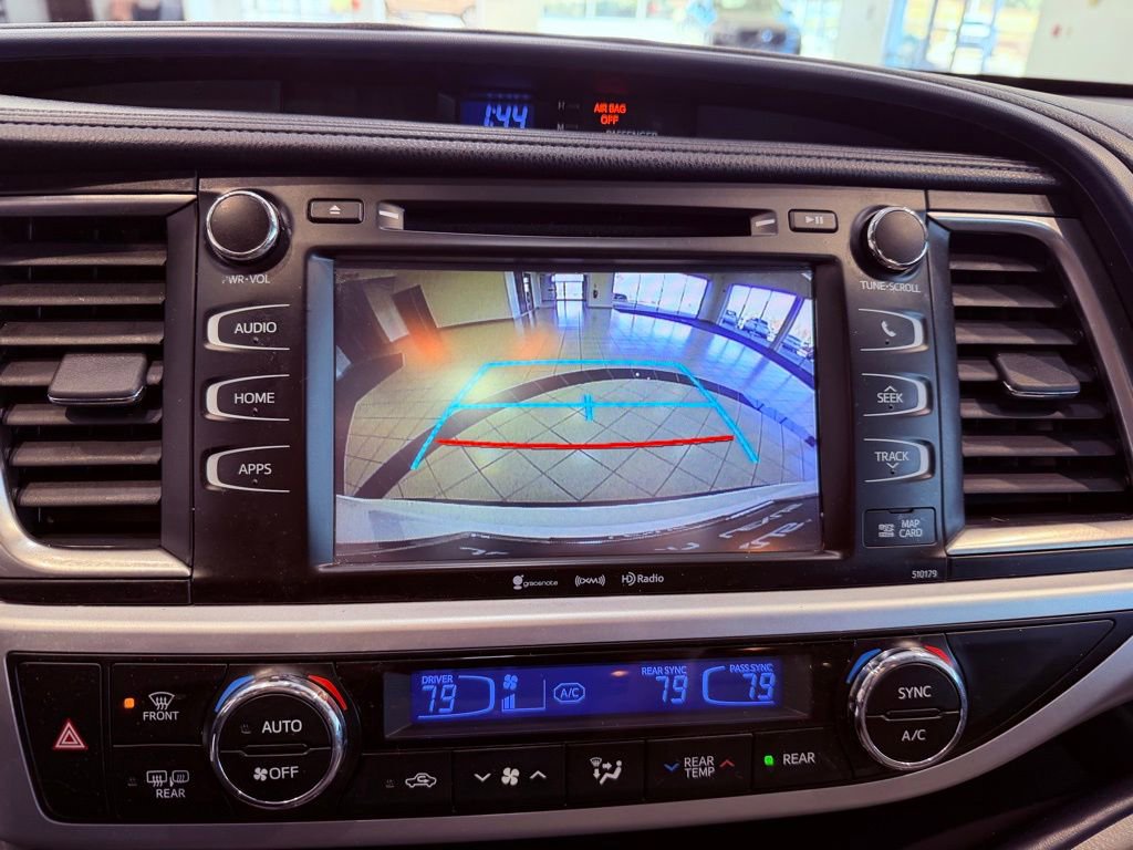 Used 2018 Toyota Highlander XLE image 24