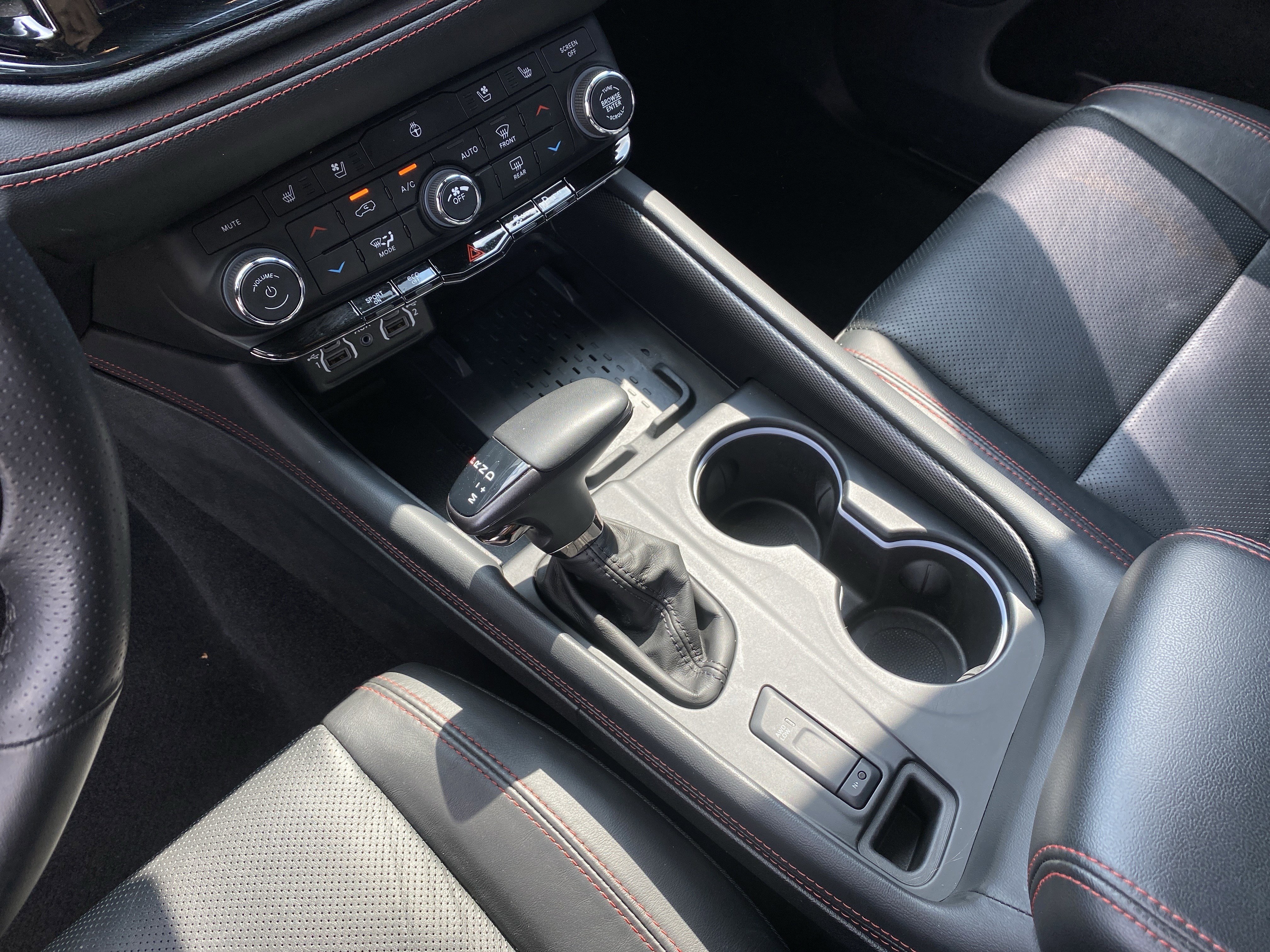 Used 2025 Dodge Durango R/T AWD/4WD image 37