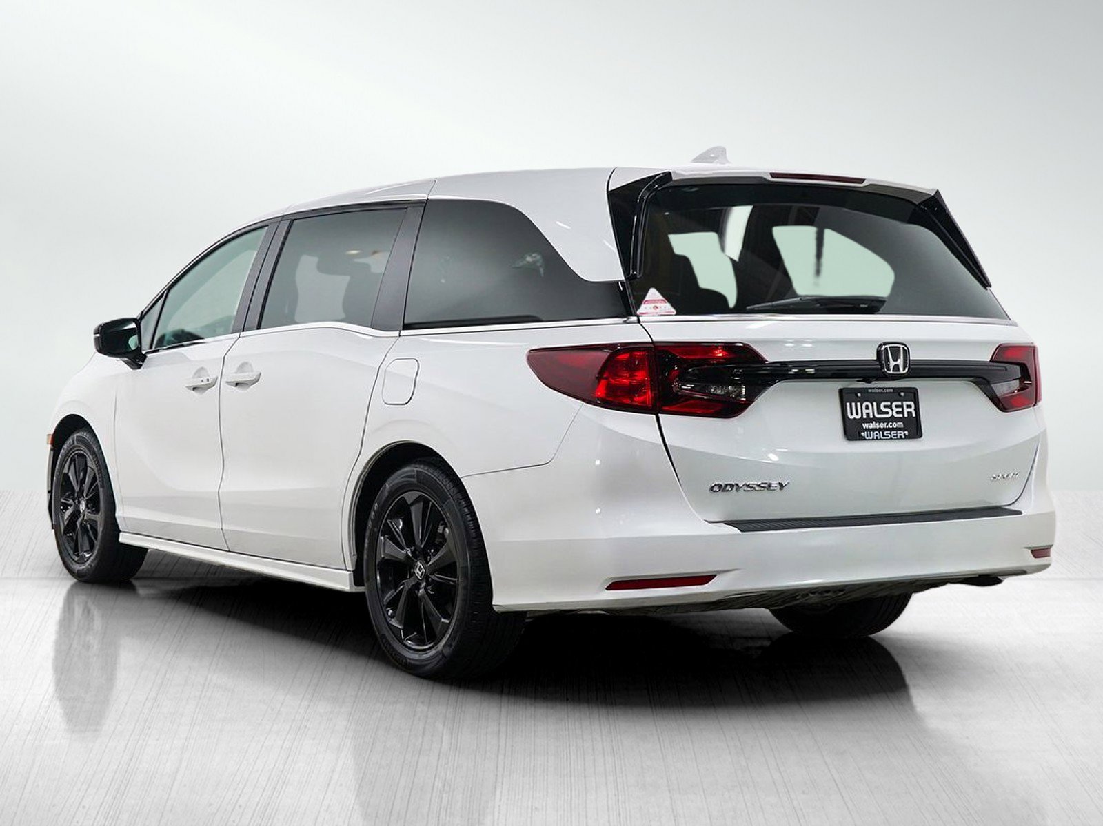 Used 2023 Honda Odyssey Sport image 3