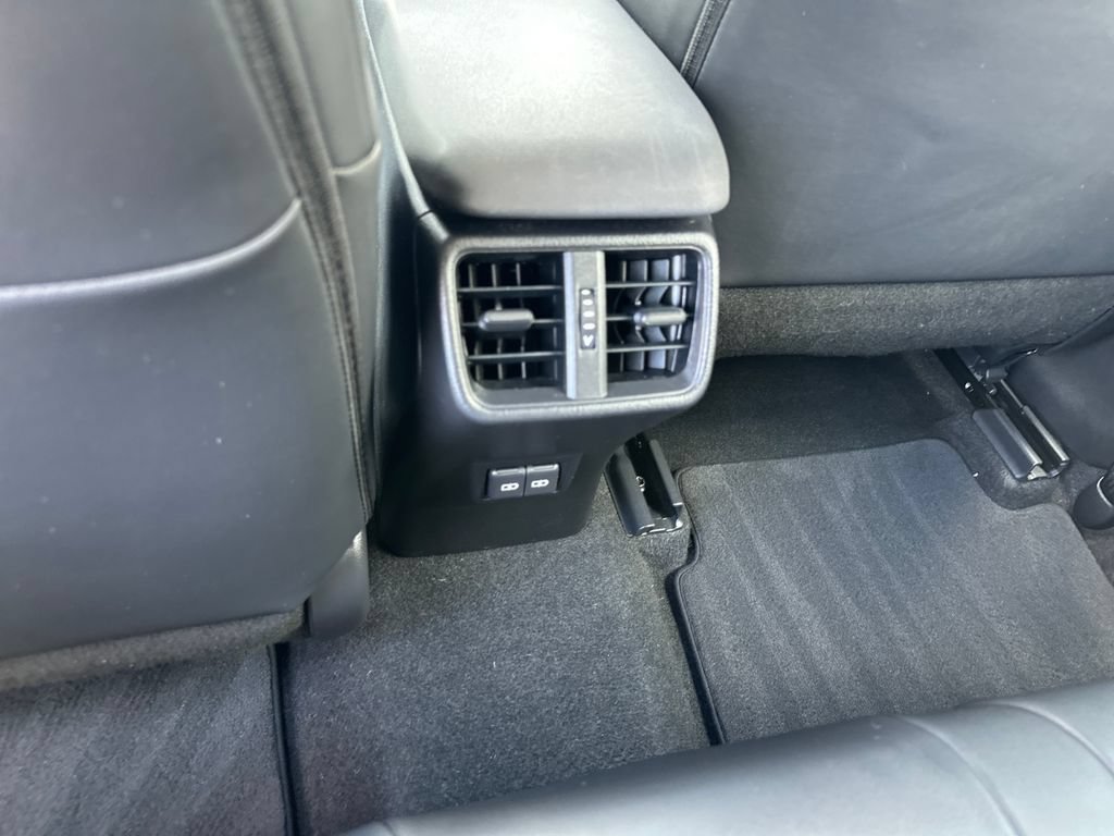 Used 2021 Lexus UX 200 w/ Accessory Package (Z2) FWD image 32
