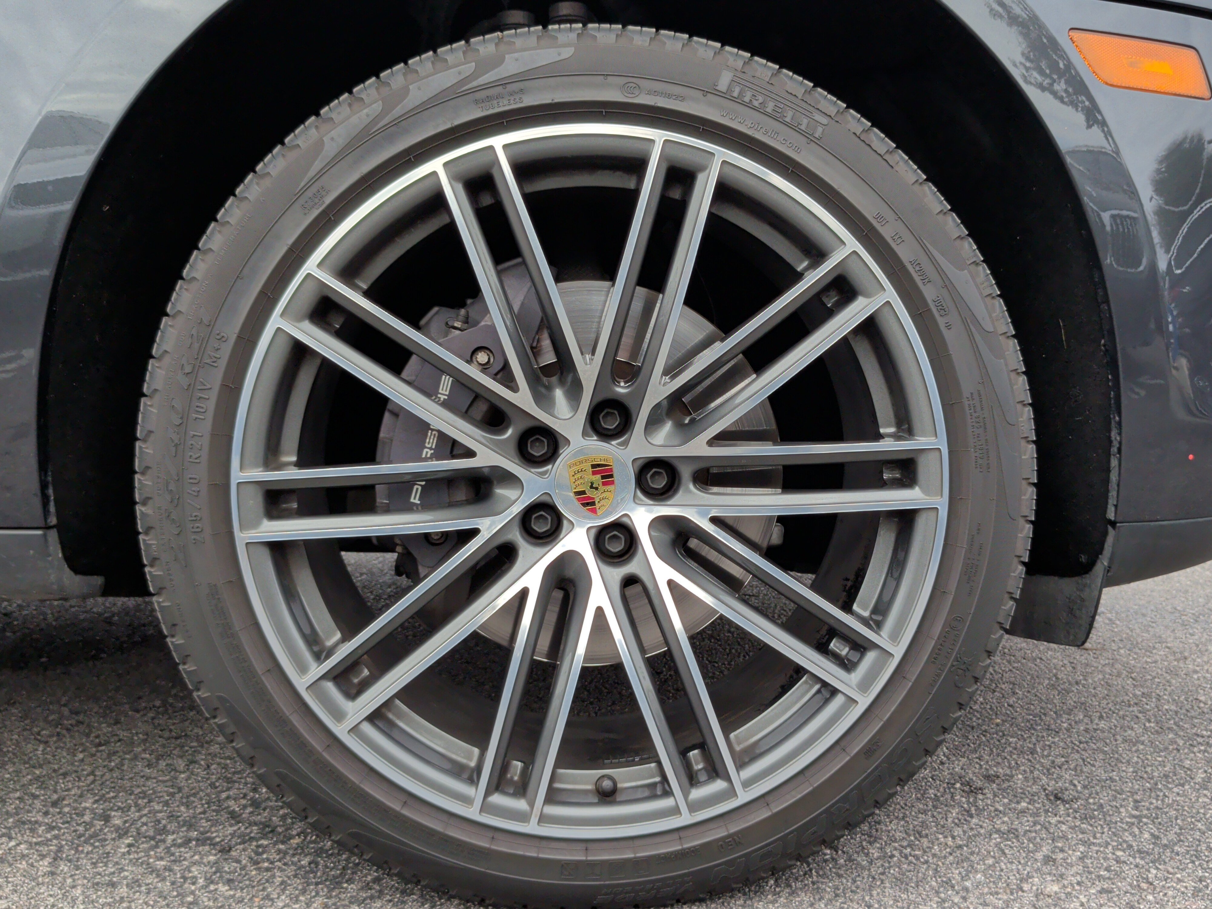 Used 2024 Porsche Macan image 13