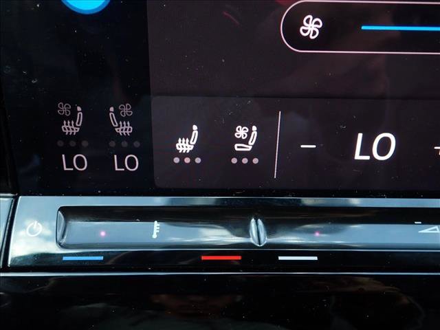 Used 2024 Volkswagen Atlas SE AWD/4WD image 18