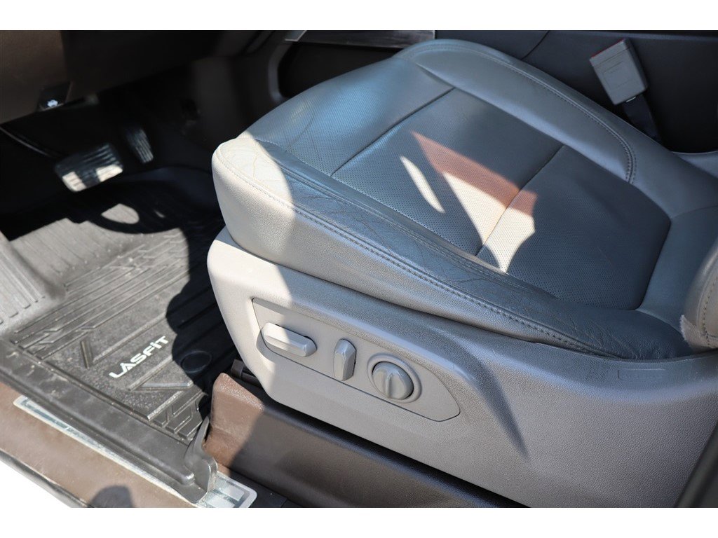 Used 2020 Chevrolet Silverado 2500 LTZ w/ LTZ Premium Package AWD/4WD image 18