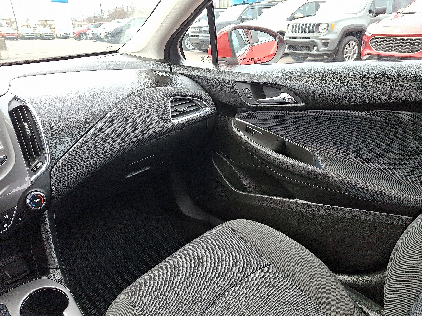 Used 2017 Chevrolet Cruze LT w/ Convenience Package image 16