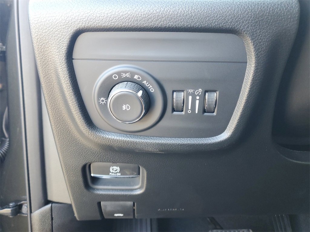 New 2025 Jeep Grand Cherokee L Overland w/ Advanced Protech Group III image 10