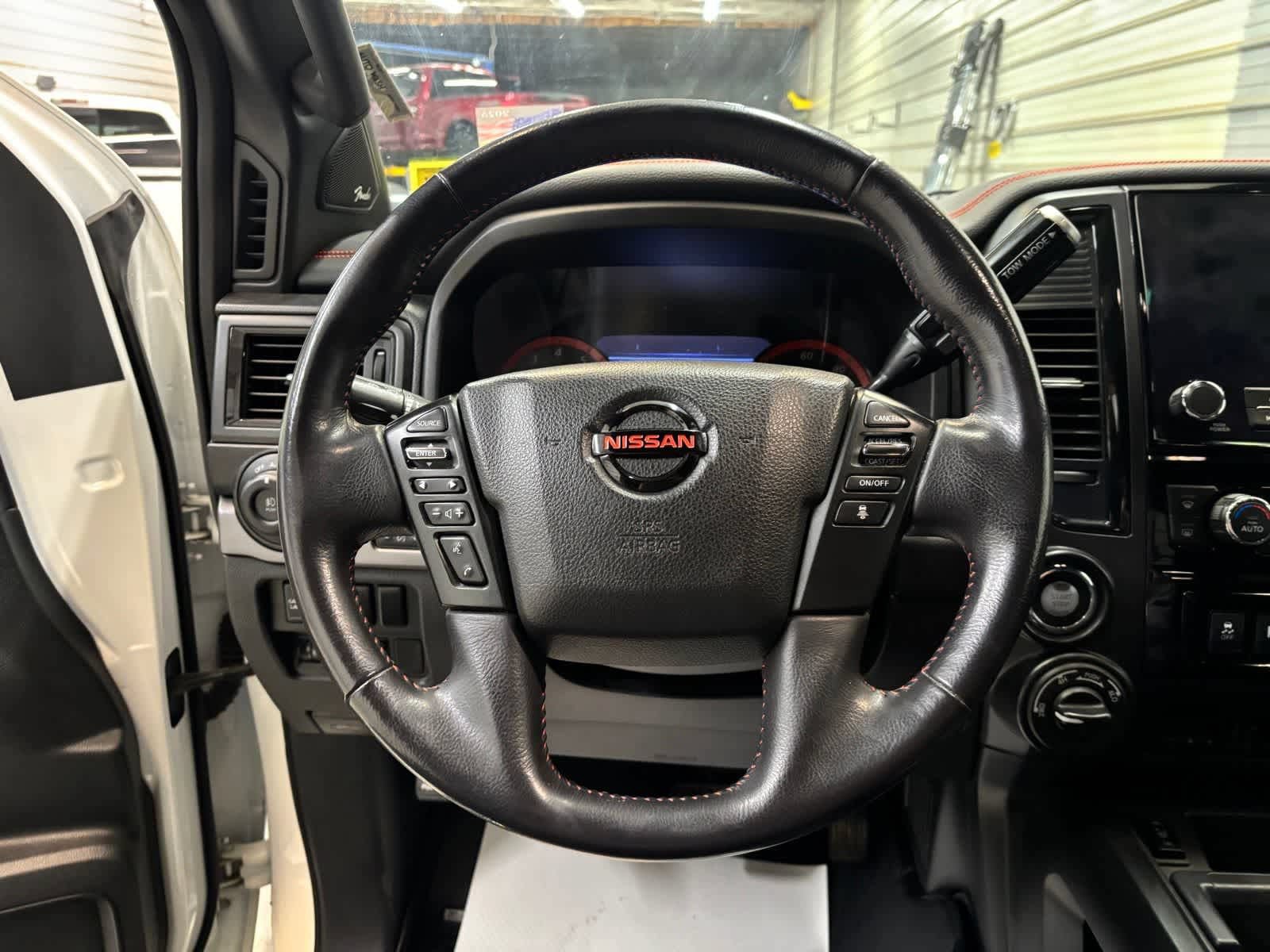 Used 2021 Nissan Titan PRO-4X w/ Pro-4x Convenience Package AWD/4WD image 14