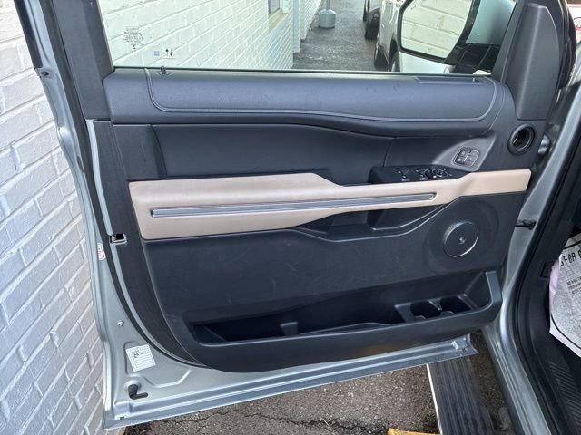 Used 2023 Ford Expedition Limited image 14