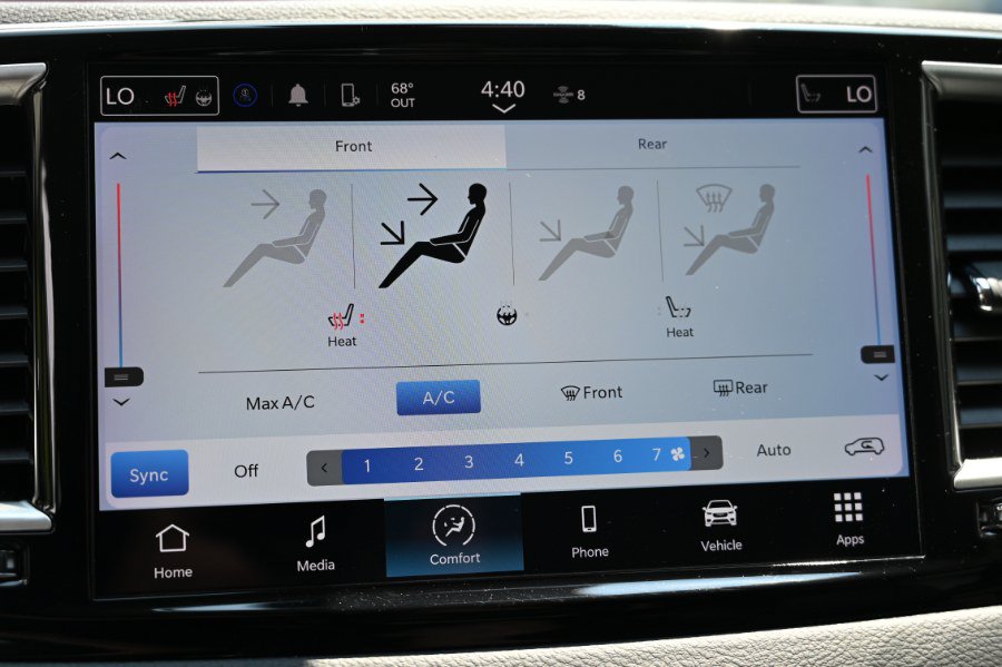 Used 2024 Chrysler Pacifica Touring-L FWD image 27