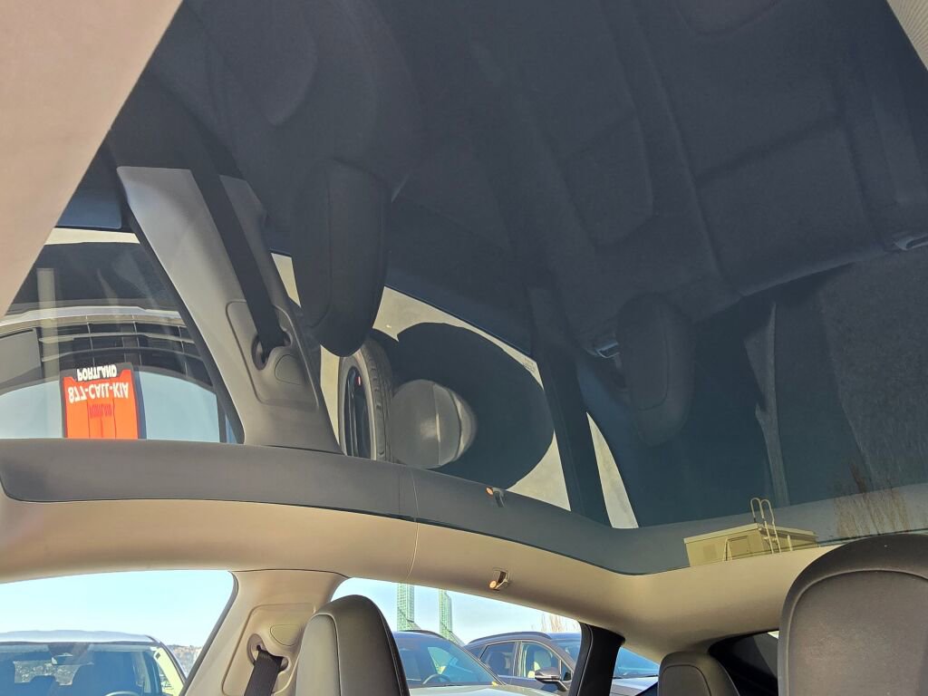 Used 2024 Tesla Model Y Performance AWD/4WD image 22